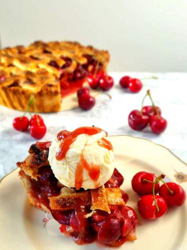 Cherry Pie / kirsikkapiirakka